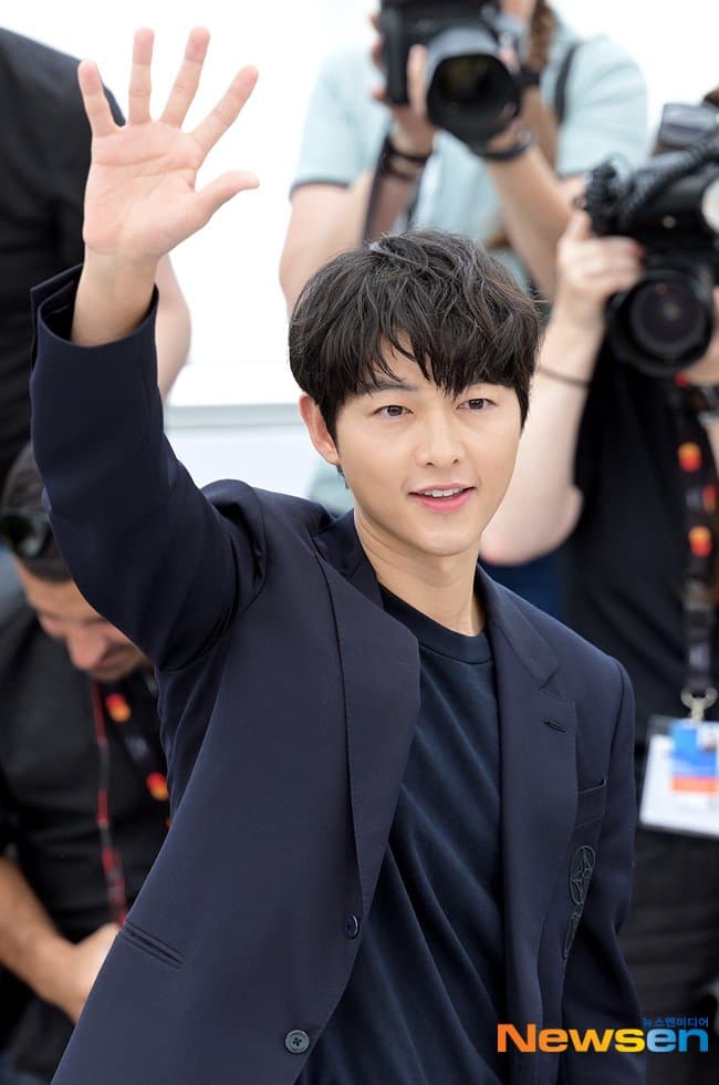 Song Joong Ki, an actor, Displays His Charisma at the Cannes Film Festival